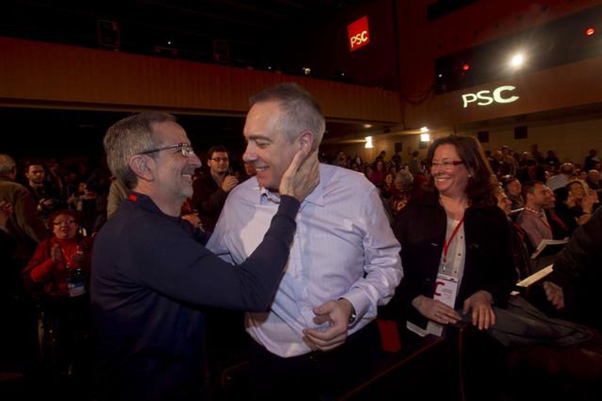 Pere Navarro celebra su triunfo tras el cónclave. Pere Navarro celebra su triunfo tras el cónclave.