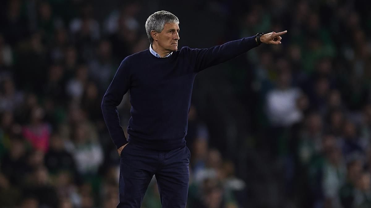 Quique Setién, dirigiendo al Betis. Quique Setién, dirigiendo al Betis.
