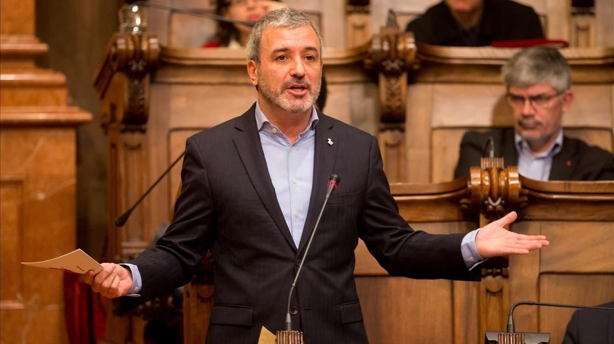 Collboni, durante un pleno municipal en Barcelona. Collboni, durante un pleno municipal en Barcelona.