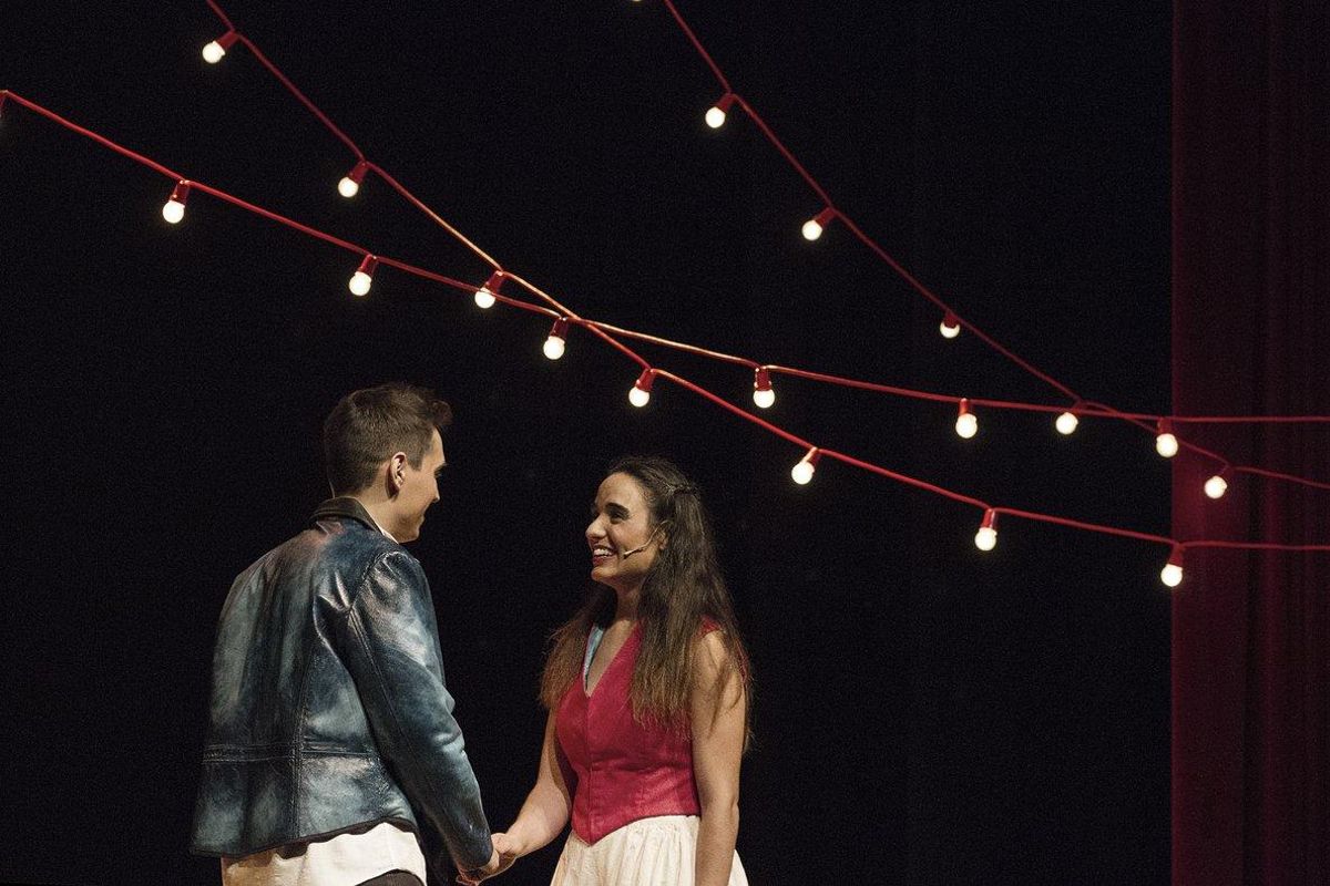 Edgar Martínez y Anna Lagares interpretan a los protagonistas. Edgar Martínez y Anna Lagares interpretan a los protagonistas.