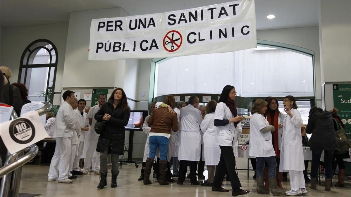 Protesta en el Hospital Clinic, en el 2012, en contra de los recortes en sanidad. Protesta en el Hospital Clinic, en el 2012, en contra de los recortes en sanidad.