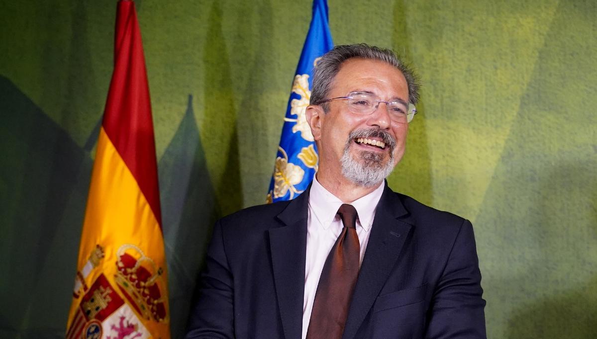 El candidato de Vox a la Presidencia de la Generalitat Valenciana, Carlos Flores, durante el seguimiento de la jornada electoral en la sede de VOX de Valencia, a 28 de mayo de 2023, en Valencia. El candidato de Vox a la Presidencia de la Generalitat Valenciana, Carlos Flores, durante el seguimiento de la jornada electoral en la sede de VOX de Valencia, a 28 de mayo de 2023, en Valencia.