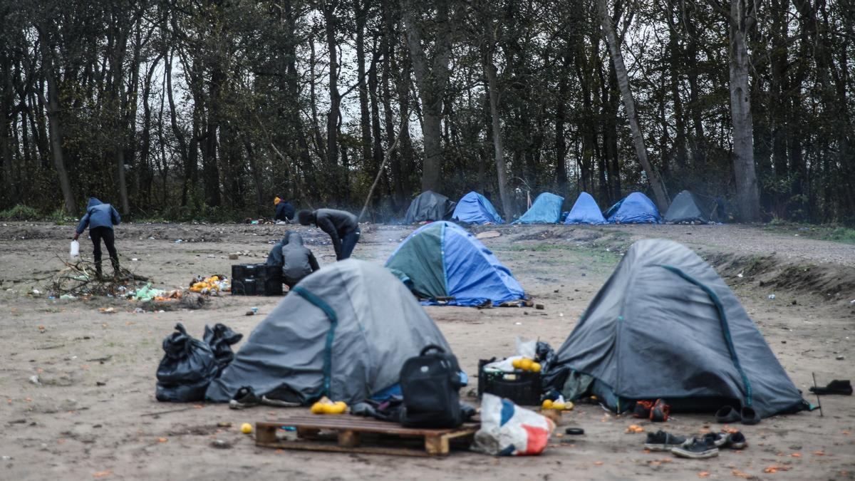 Campamento de migrantes en Calais.