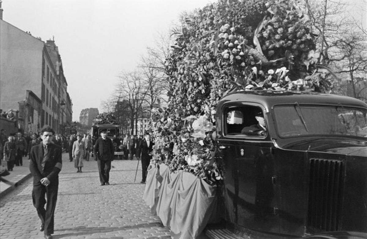 Foto tomada por Boix del entierro en París, el 27 de marzo de 1946, de Francisco Largo Caballero, expresidente de la República.