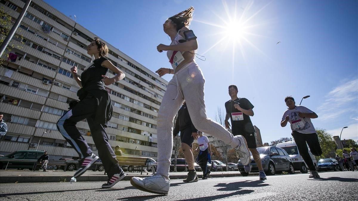 Primera carrera La Milla de la Mina organizada por los alumnos de segundo de la ESO del Institut Escola La Mina Primera carrera La Milla de la Mina organizada por los alumnos de segundo de la ESO del Institut Escola La Mina