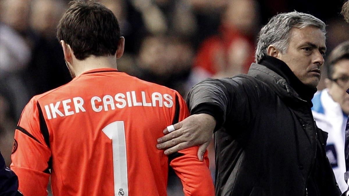 Casillas y Mourinho, en un partido del Madrid del 2013. Casillas y Mourinho, en un partido del Madrid del 2013.