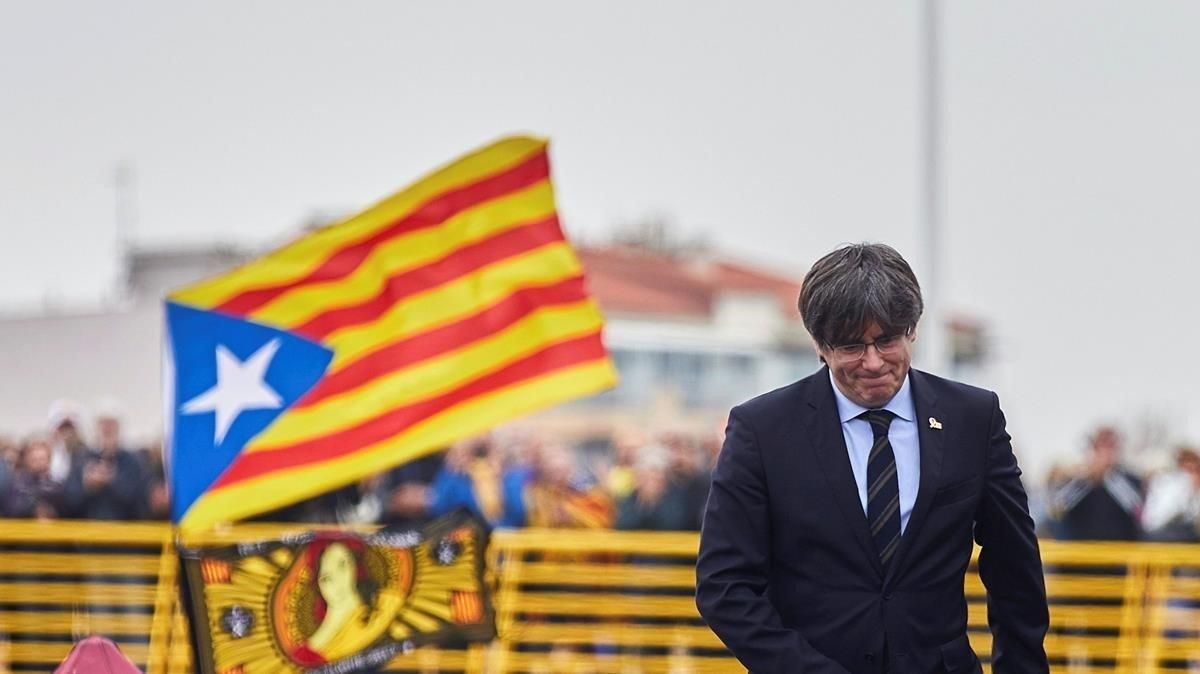 El ’expresident’ Carles Puigdemont, en un acto político en Perpinyà. El ’expresident’ Carles Puigdemont, en un acto político en Perpinyà.