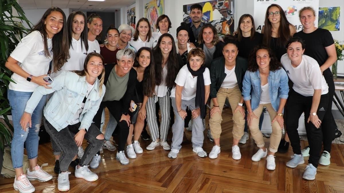Foto de familia de las futbolistas de la liga Iberdrola, el 1 de octubre del 2019. Foto de familia de las futbolistas de la liga Iberdrola, el 1 de octubre del 2019.