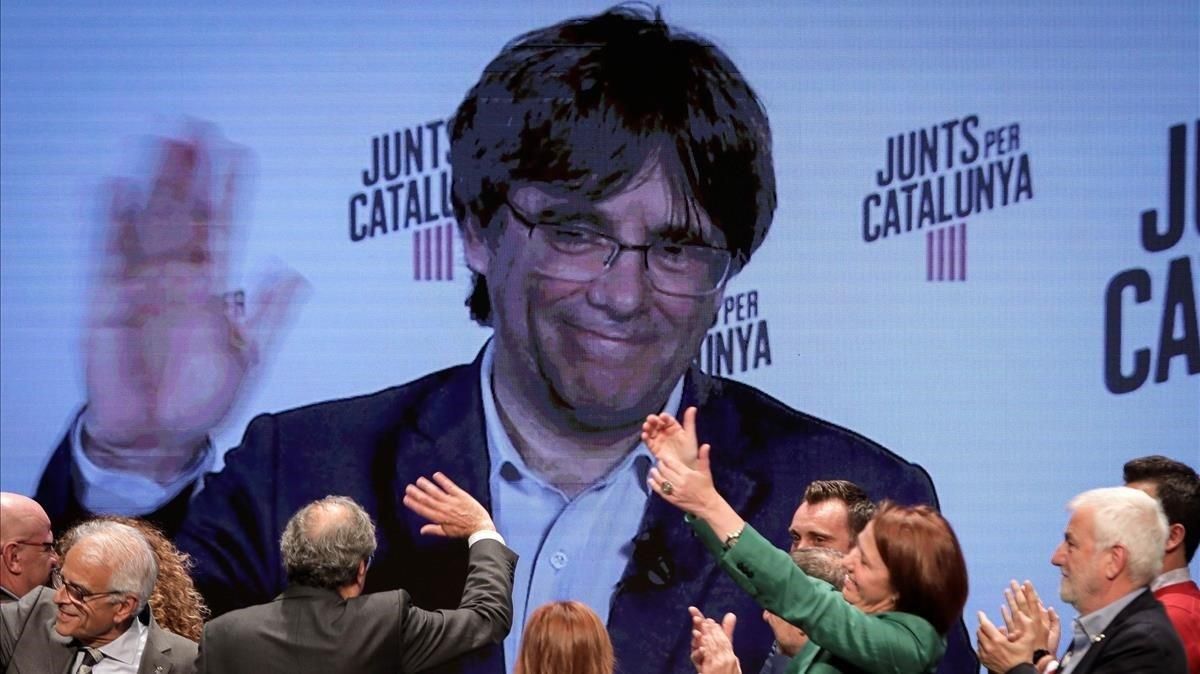 Carles Puigdemont, por videoconferencia, en un acto de campaña el pasado 21 de mayo. Carles Puigdemont, por videoconferencia, en un acto de campaña el pasado 21 de mayo.