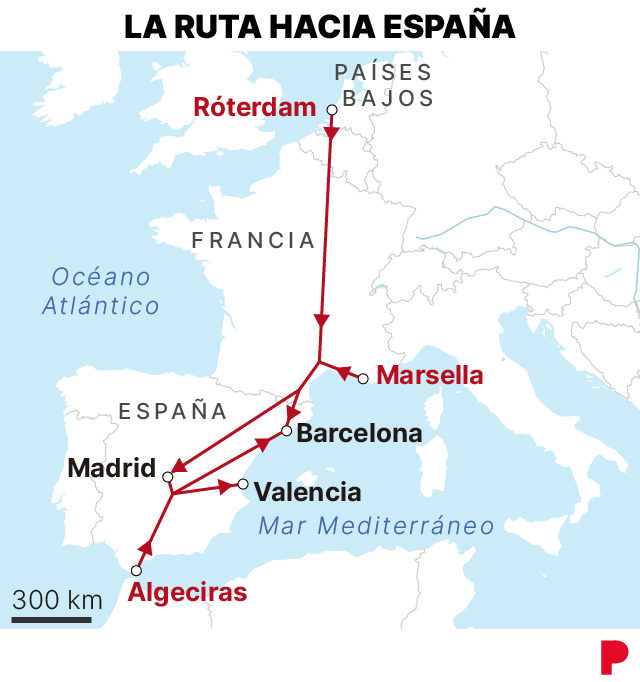 Mapa que muestra la ruta que siguen las falsificaciones que han llegado desde Asia a Europa, en su camino a las grandes ciudades españolas (Barcelona, Madrid y Valencia), donde se venden para financiar actividades ilegales.