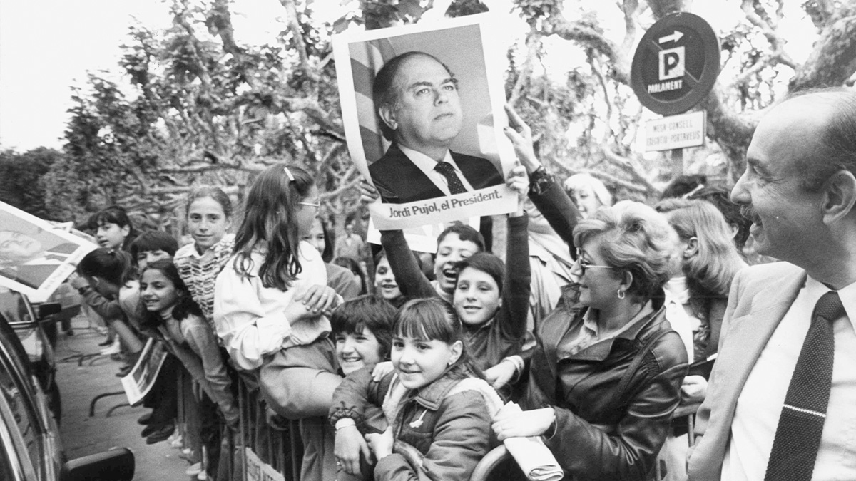 Acto de adhesión popular al president Jordi Pujol tras estallar el Caso Banca Catalana.