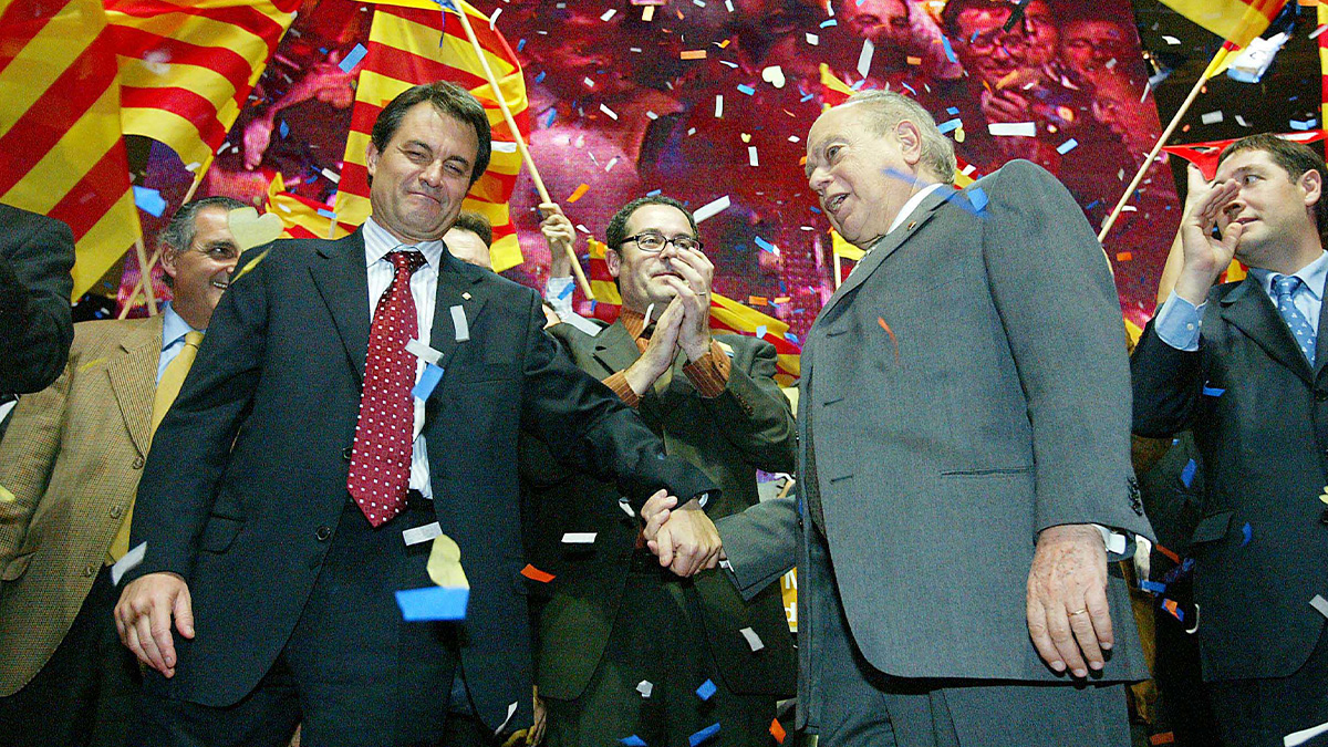 Artur Mas y Jordi Pujol durante el mitin final de CiU en Badalona en 2003. | JULIO CARBO