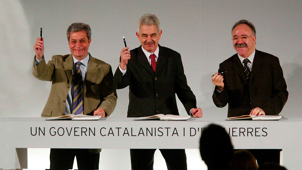 Joan Saura, Pasqual Maragall y Josep-Lluís Carod-Rovira firman el Pacto del Tinell.